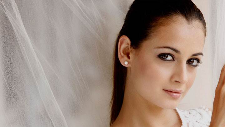 Dia Mirza Cute Eyes And Wet Lips Looking Front